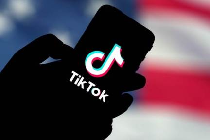 为什么扎克伯格要想方设法干掉tiktok？| 超级观点