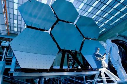 推出可拾取海量SKU的AI+机器人货品拣选解决方案，「梅卡曼德机器人」想要加速规模化应用