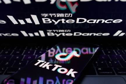 反光镜｜TikTok「命运倒计时33天」