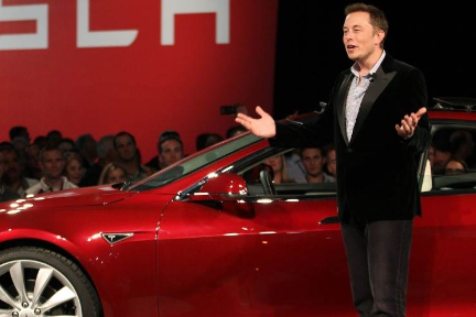 特斯拉这块天花板，挡得住拼多多和快递小哥吗？