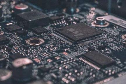 昔日王者英特尔的ARM之痛，半导体市场战争的下半场走向何方？