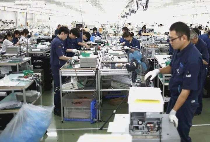 「笔记本电脑之父」陨落，日本制造业真的不行了吗？