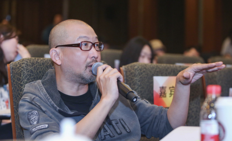 今年4月,为了自救,华谊兄弟向阿里影业,腾讯公司,豫园股份,名赫集团及