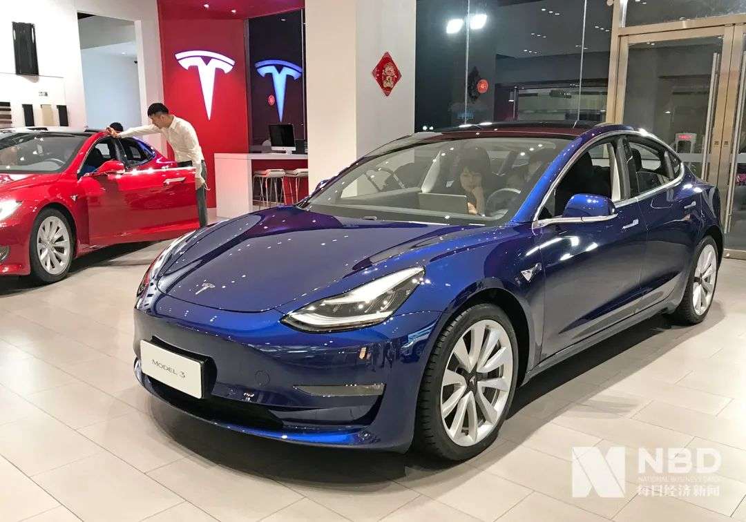 Model 3团购门剧情再反转：拼多多称已交车，特斯拉质疑“假新闻”，单方面解除订单系违约？