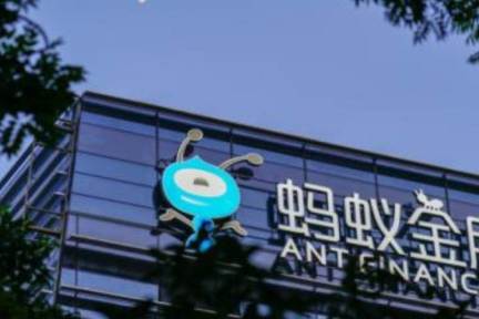 俩问题：蚂蚁集团靠什么赚钱？退休的马云如何掌握控制权？