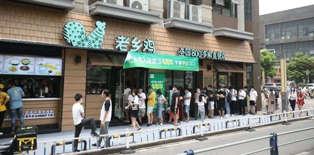 中式快餐江湖：谁能成为“中国麦当劳”？