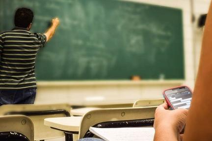 高考复读学校之谜：落榜生的救命稻草还是教育不公的帮凶？