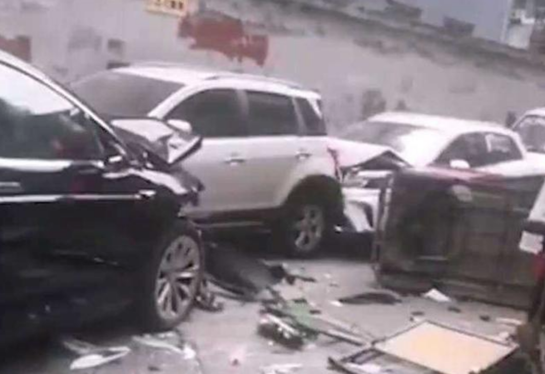 四川重大特斯拉车祸2死6伤，特斯拉回应：数据显示车辆无问题