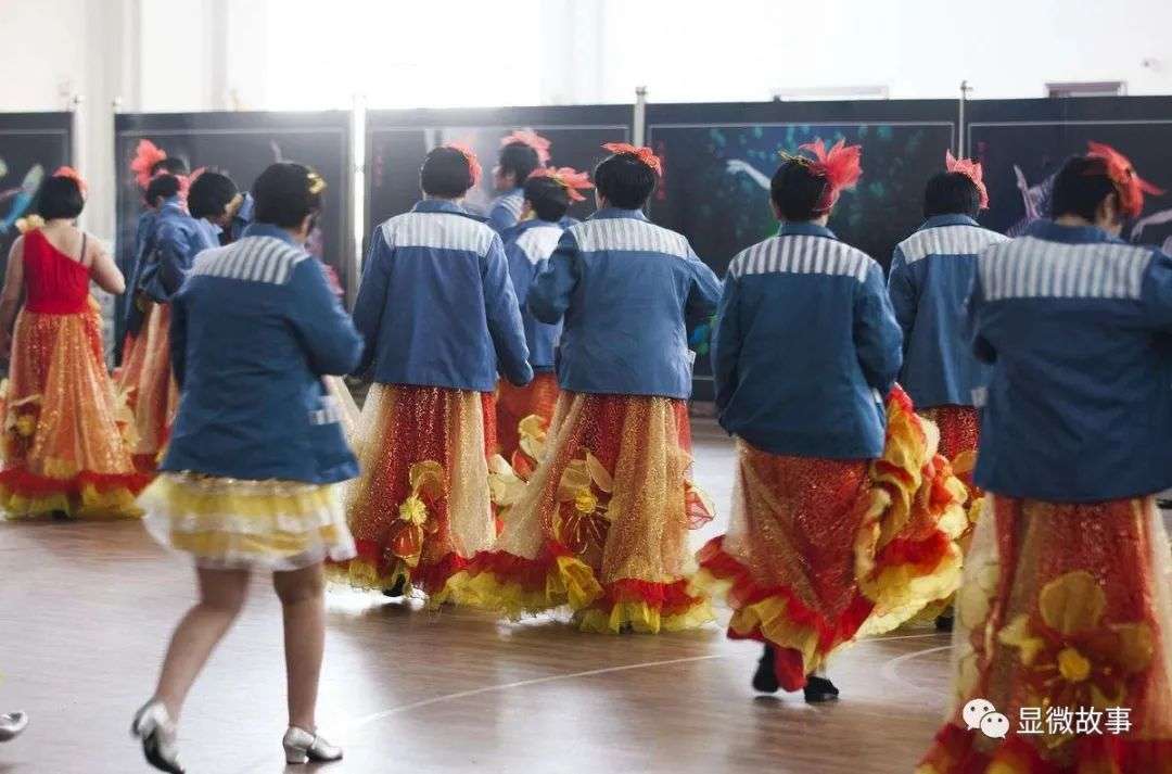 监狱我是一名女狱警,但不是大家想象中英姿飒爽的警花,更像是宿舍管理