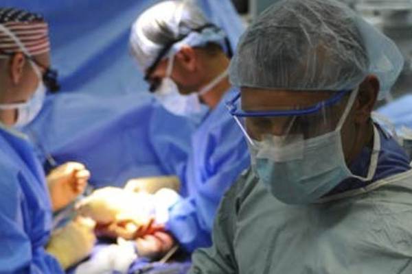 中国第一代整容00后：遭遇审美霸凌，我在脸上花了一栋房子的钱