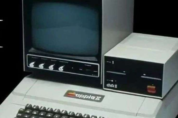 为了运行十年前的代码，程序员们翻出了一台 1977 年的 Apple II