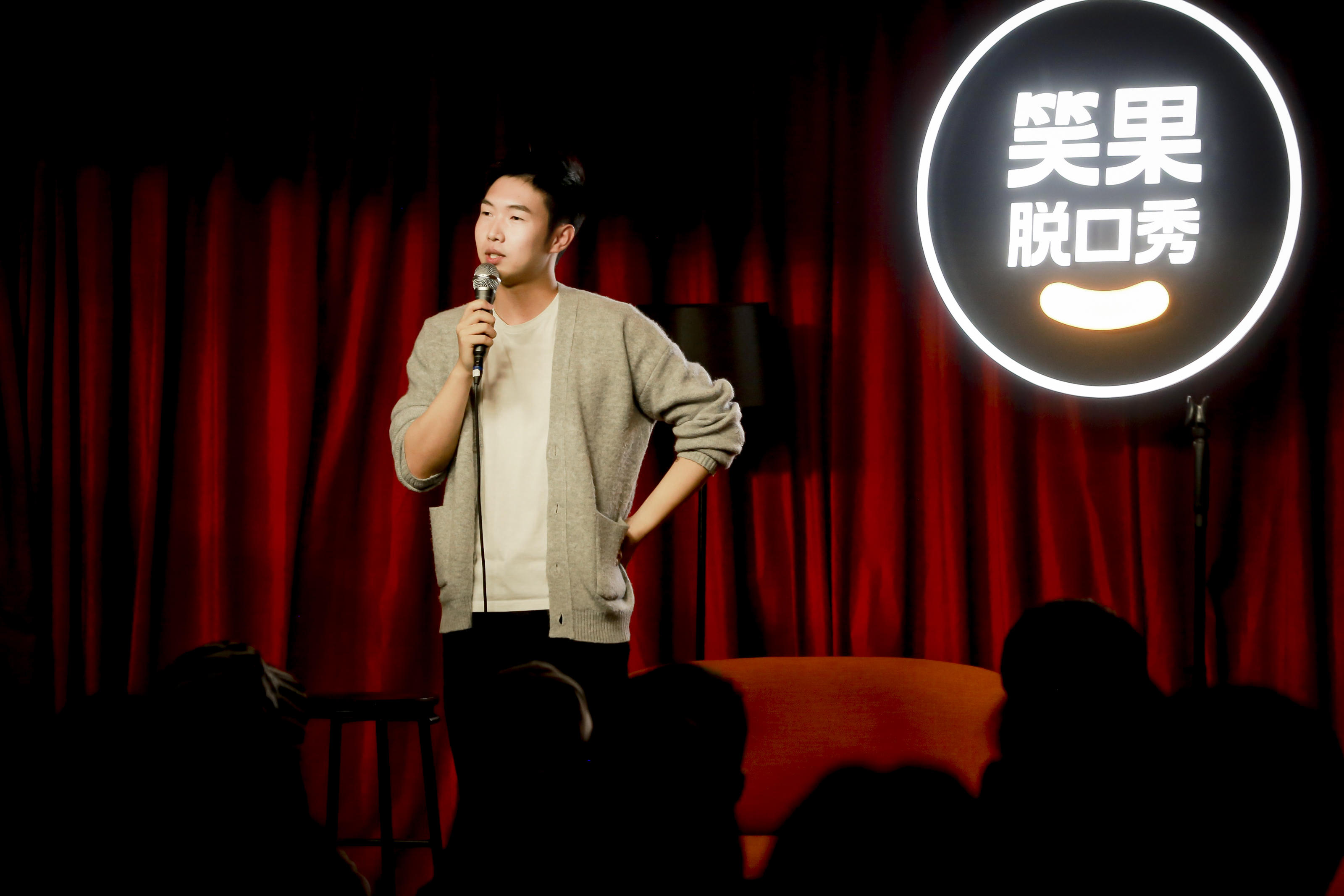 脱口秀后浪杨蒙恩:一个胜负心没那么强的人,还是被"想赢的心"战胜了