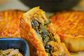 螺蛳粉终于对月饼“下手”，年轻人都在追的个性化被玩透了