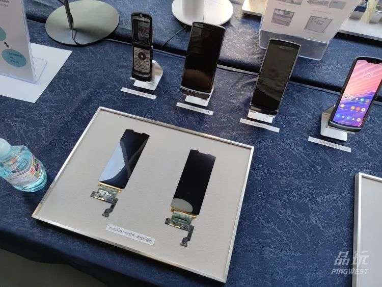 如何生产一张没有折痕的折叠屏？