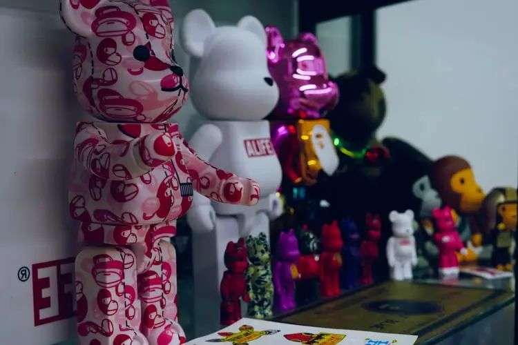 《BM、Bearbrick、密逃、百景图：你根本不懂年轻人》