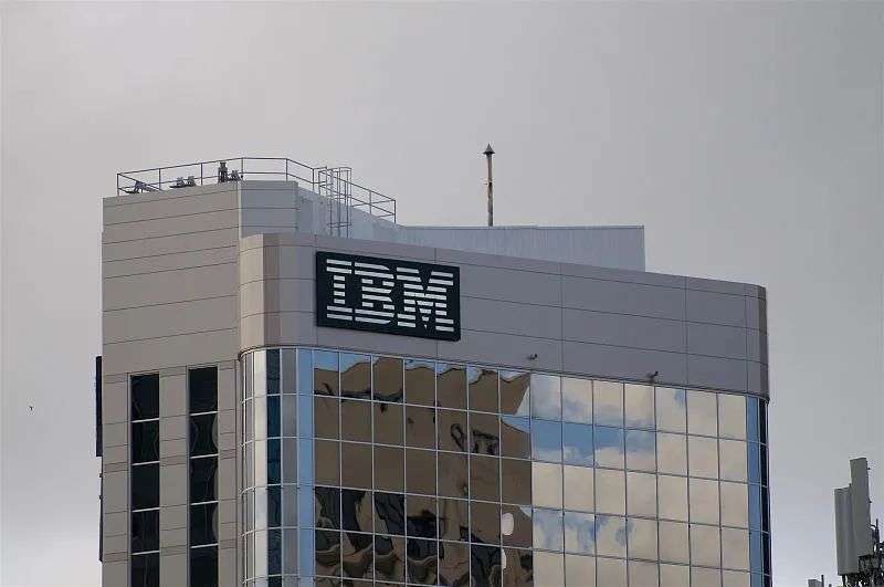 「百年老店」IBM 拆分：店越来越小，路越走越难