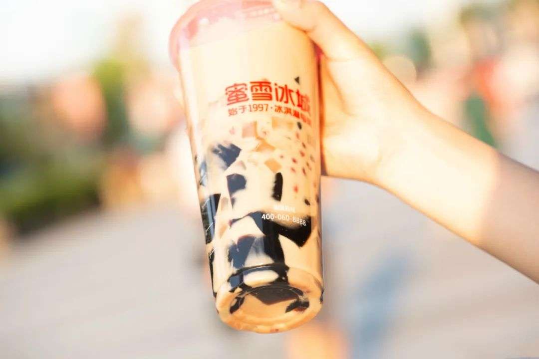 靠三招成“规模之王”，蜜雪冰城已成喜茶、奈雪最大对手？​