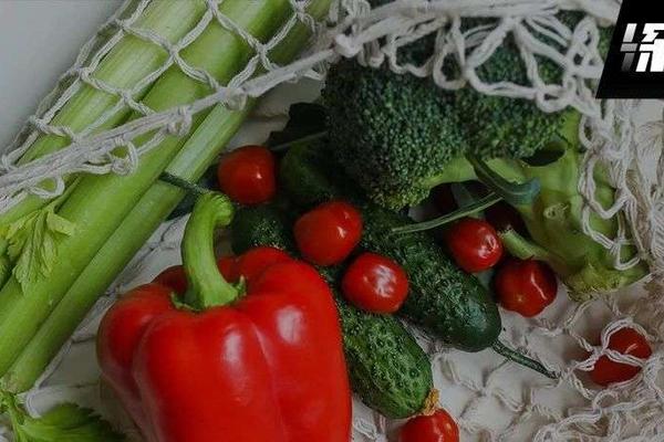 疯狂的买菜大战：地推小哥混战小区，“拼的就是脸皮厚”