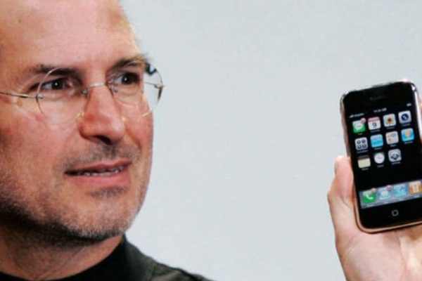 杰出设计是永恒的：苹果为何重回 iPhone 4 时代？
