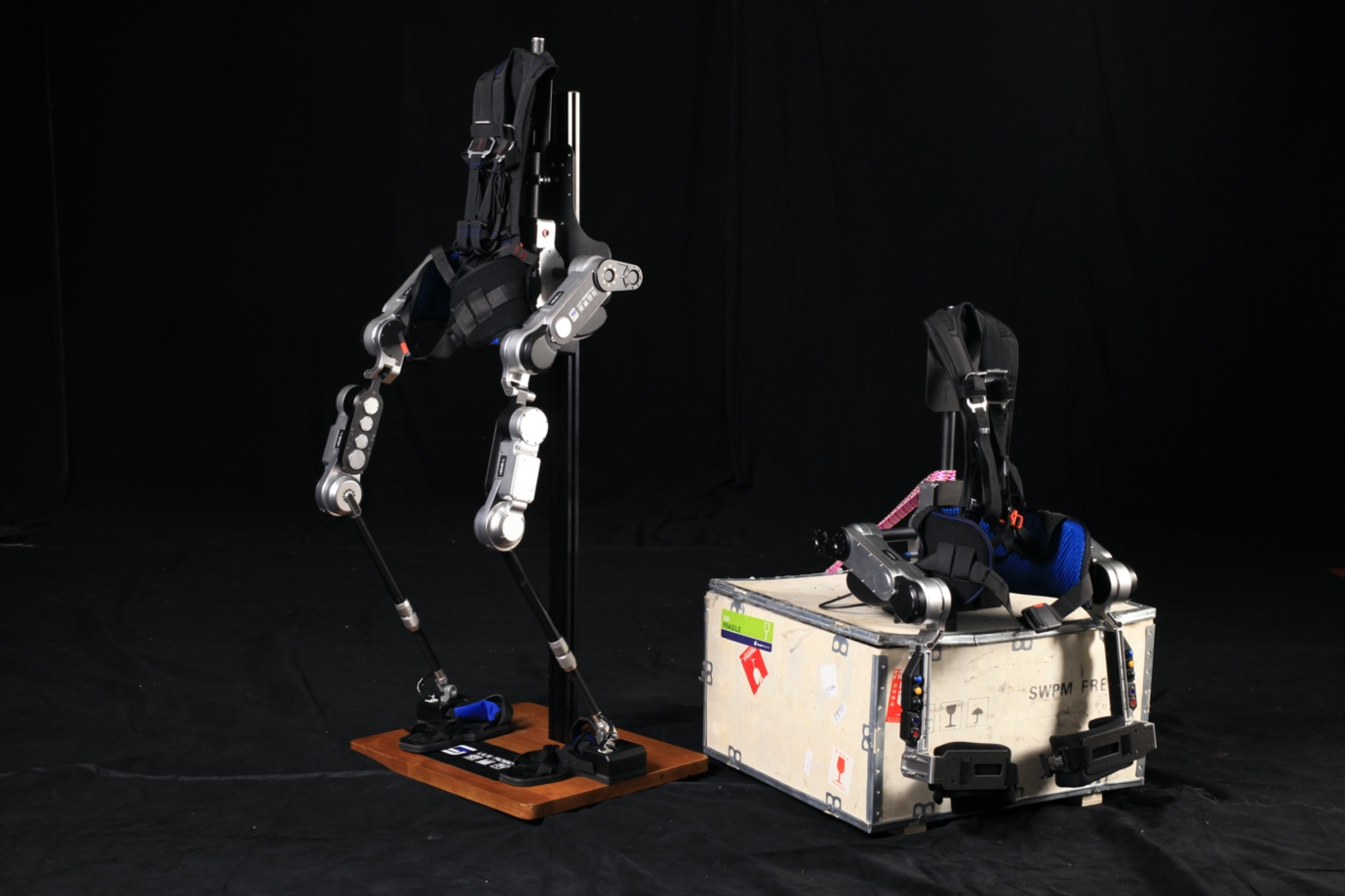 36氪首发 ｜ 让外骨骼机器人服务更多泛工业领域，「傲鲨智能」完成数千万元 Pre-…