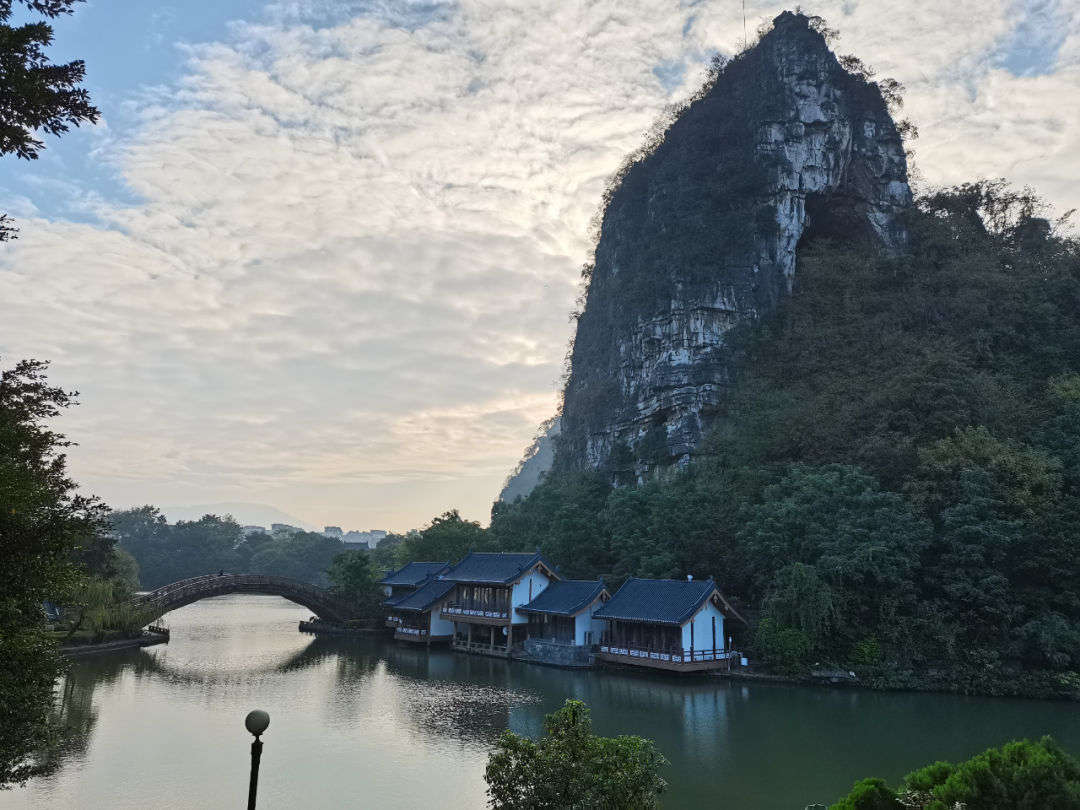 超级网红城市的崛起之路，旅游业占GDP高达八成