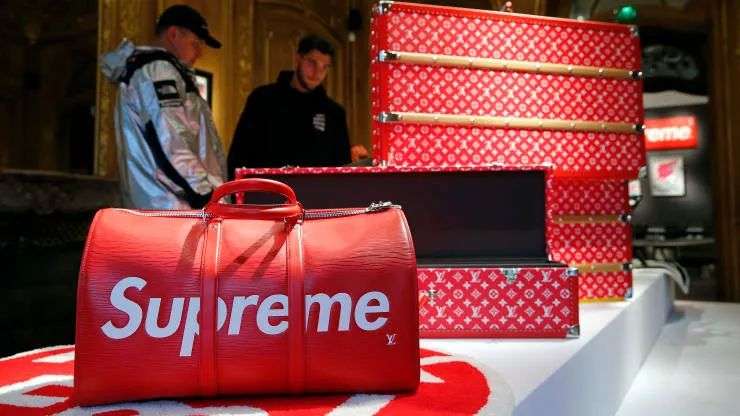 Vans母公司140亿收购只有11家店的Supreme