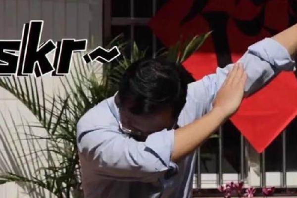 前有老乡鸡，后有巴比，为啥这届餐饮老板爱装土？