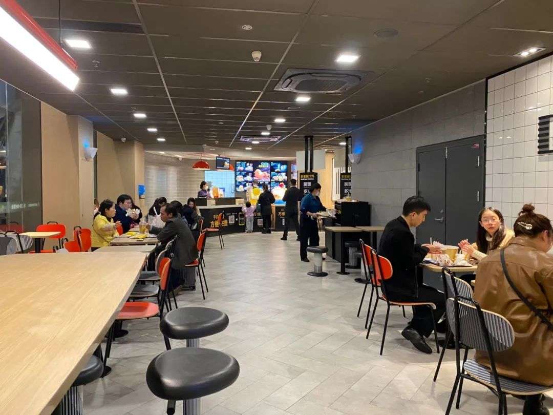 麦当劳成为过夜族天堂背后，泄露了哪些购物机理学？