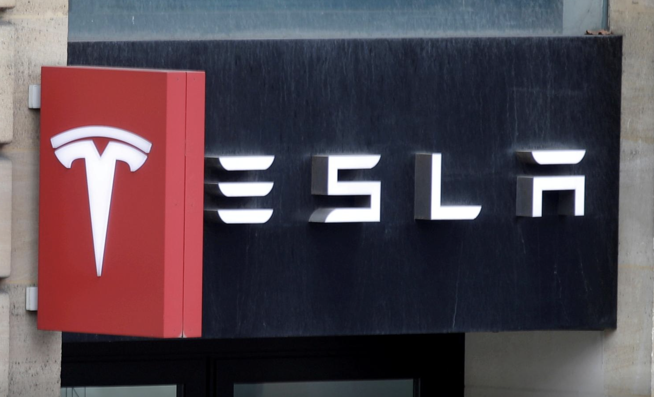 特斯拉计划研发续航1000公里电动车，或在欧洲推小尺寸掀背车
