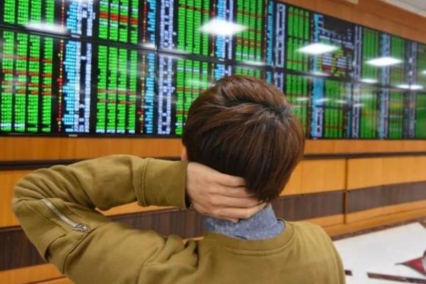 新能源汽车泡沫谁先破？