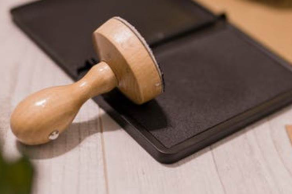 职业维权机构如何对自媒体“一鱼两吃”？