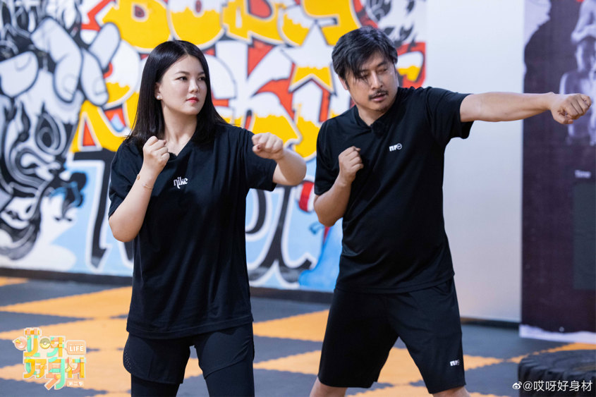 没有不会营业的明星夫妻，只有翻车的营销方式