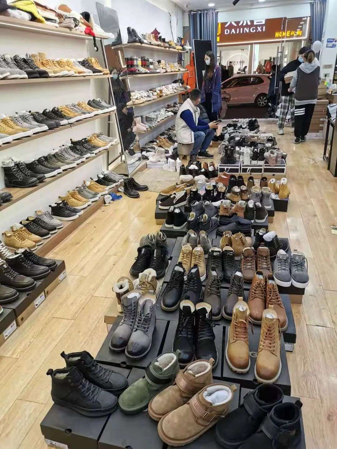 揭秘“UGG”代购王国：135家工厂关闭之后，桑坡村凭借代购爆红网络，电商年收16亿元