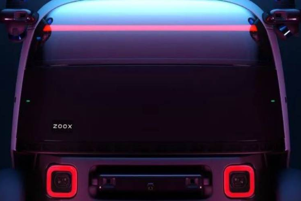 首款 Robotaxi 发布背后：Zoox 的「妥协」与亚马逊的「蓝图」
