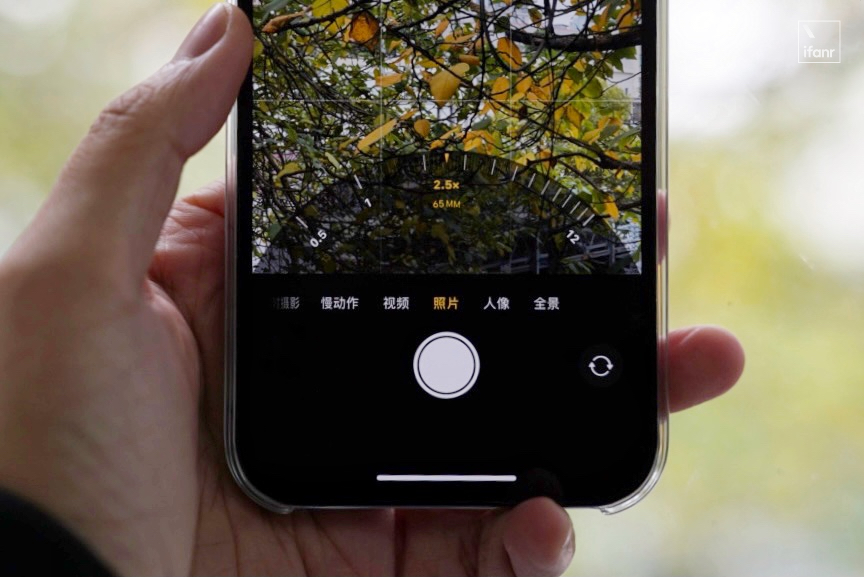 苹果超强新功能上线，它打开了 iPhone 摄影的新大门