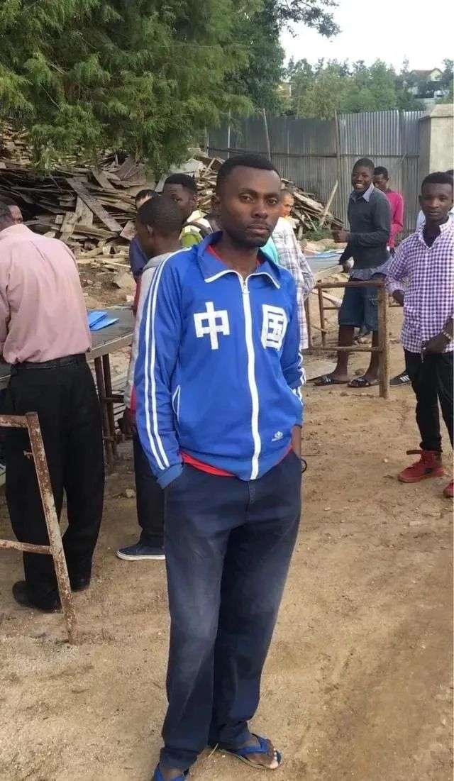非洲人最时髦的衣服，是你扔掉的二手货