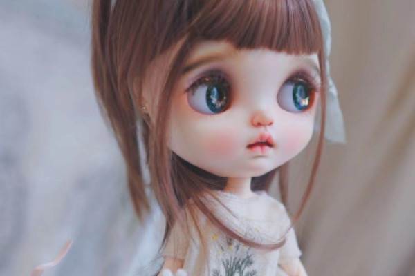 4万一个娃、1万一套衣，谁让娃圈疯狂？