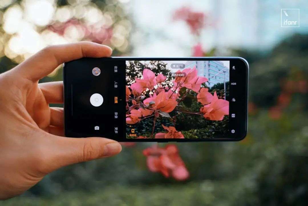 让 iPhone 拍照能力大升级的计算摄影，相机为什么不用？