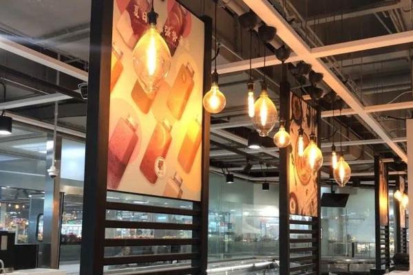 “超市+餐饮”来势汹汹，跨业态的肉搏大战已经开启
