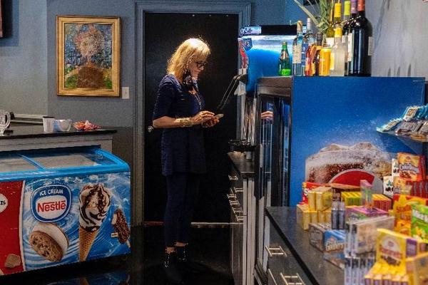 末日将至：美国一家小型电影院的挣扎求生之路