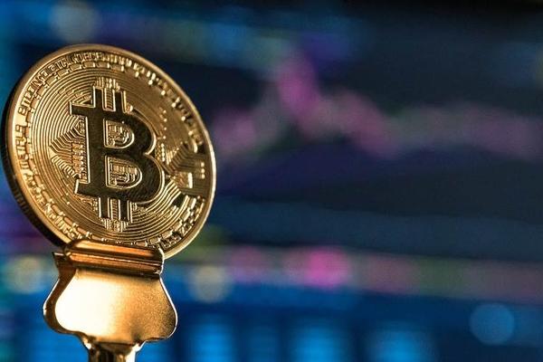 市场要闻 | 比特币价格飙升，矿机价格和矿商概念股升温
