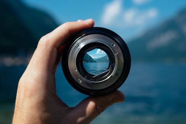 2021年的智能手机，会实现真正的“变焦”吗？