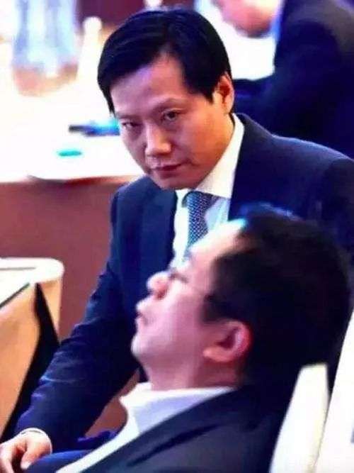 十字路口的周鸿祎，还能追上雷军背影吗？