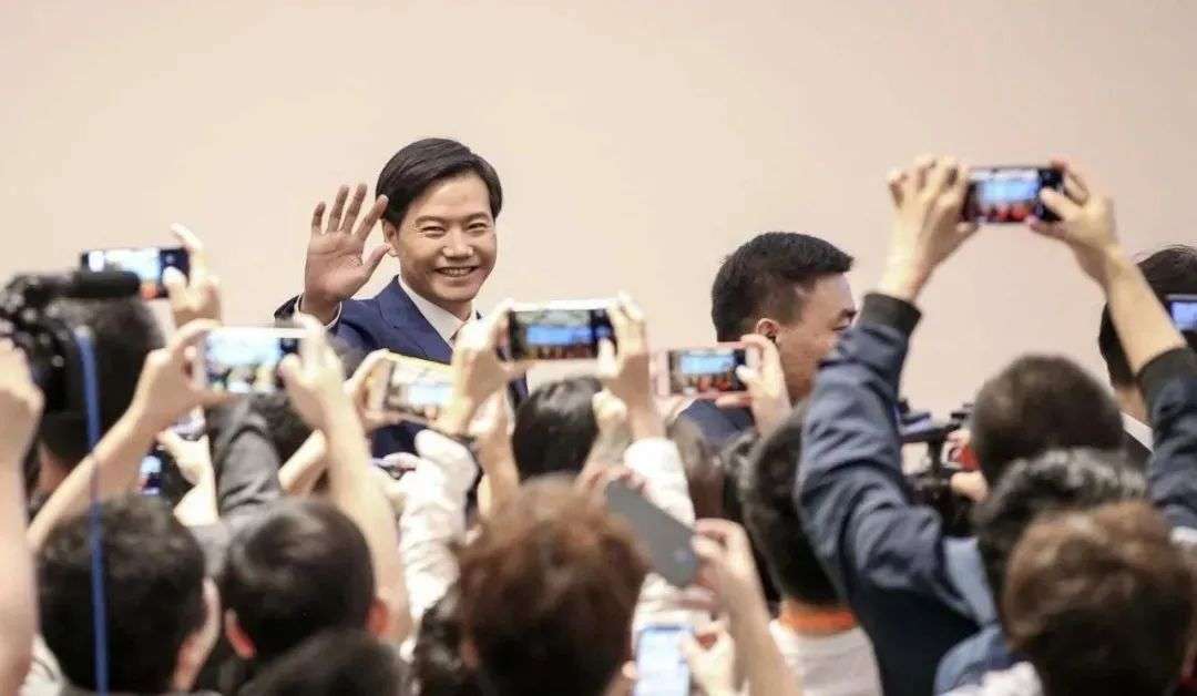 十字路口的周鸿祎，还能追上雷军背影吗？