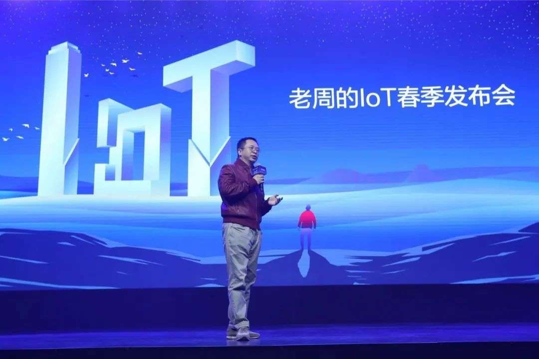 十字路口的周鸿祎，还能追上雷军背影吗？