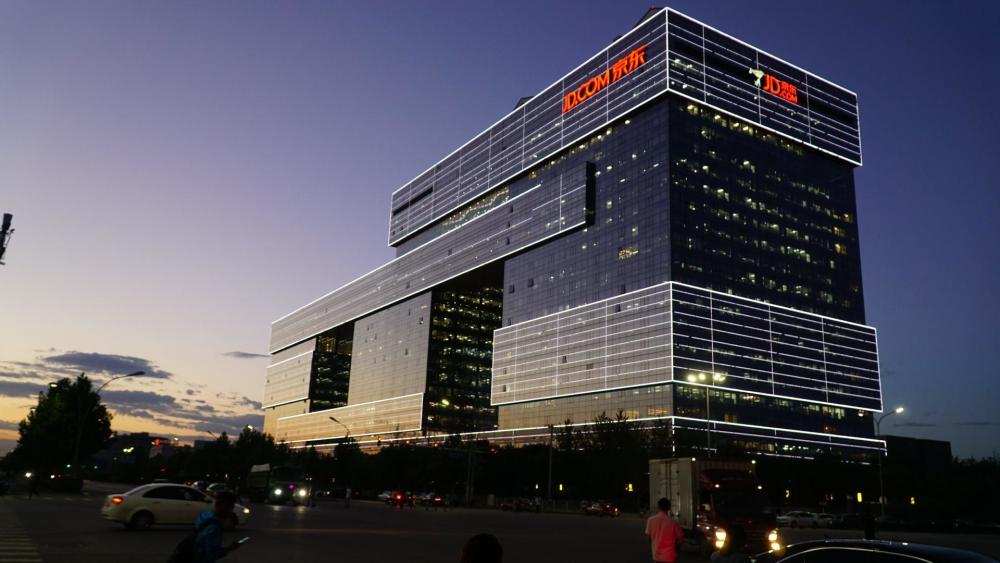 密集换帅：京东三驾马车转向何方？