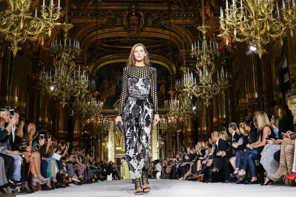 巴黎时装周将取消所有线下走秀