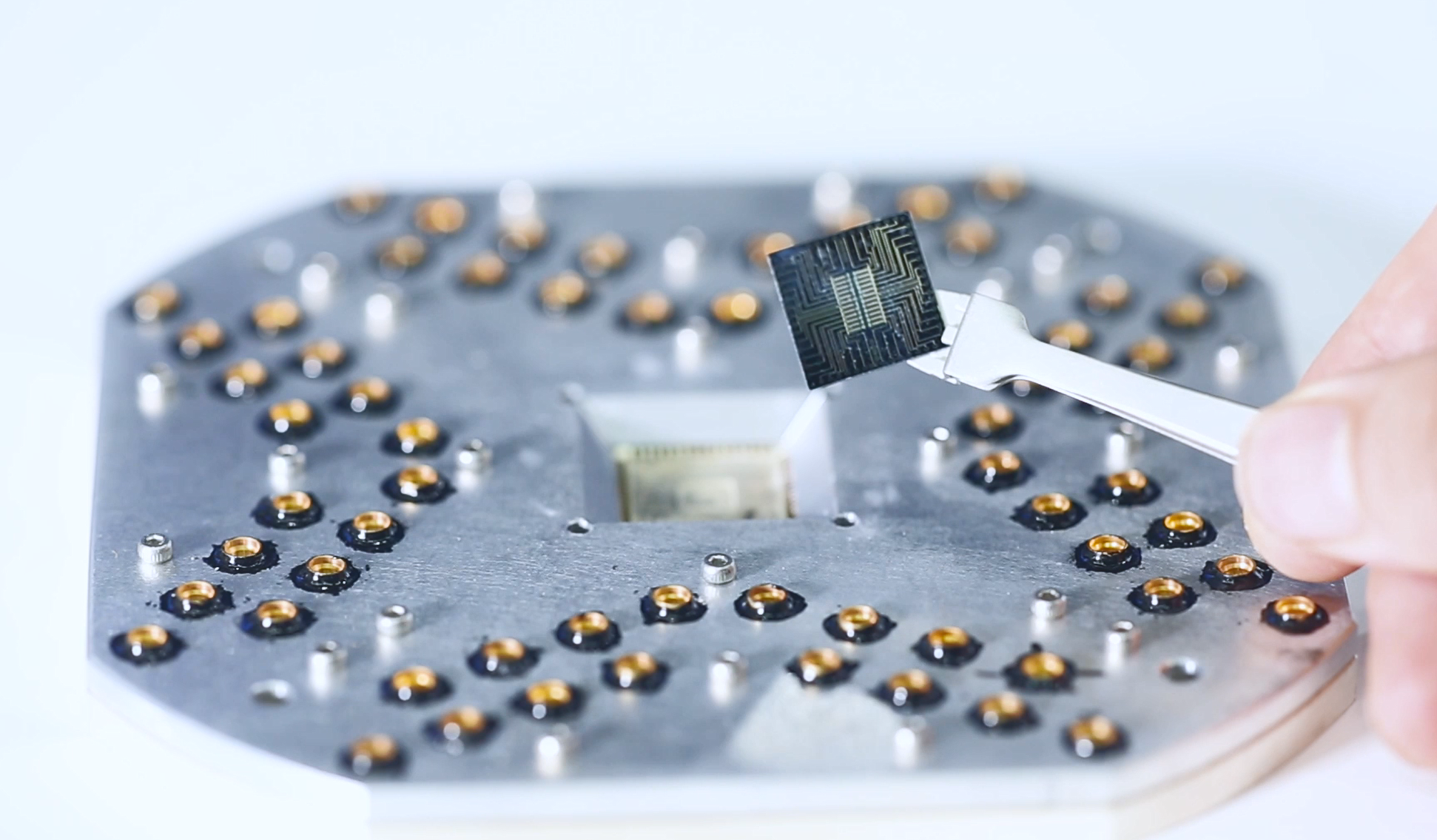 36氪首发丨24比特超导量子计算机即将上线本源量子获中网投领投数亿元