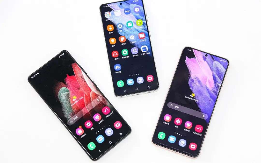 三星GalaxyS21上手：摄像头设计很吸睛，超大杯能同时开2K+120Hz