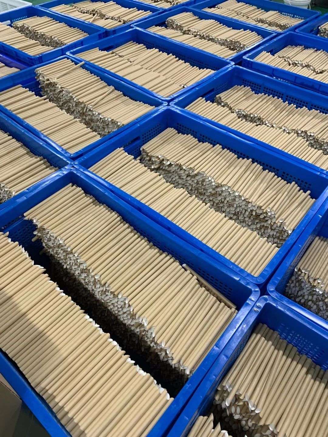 限塑后460亿天量市场纸吸管订单暴增用户口碑暴降